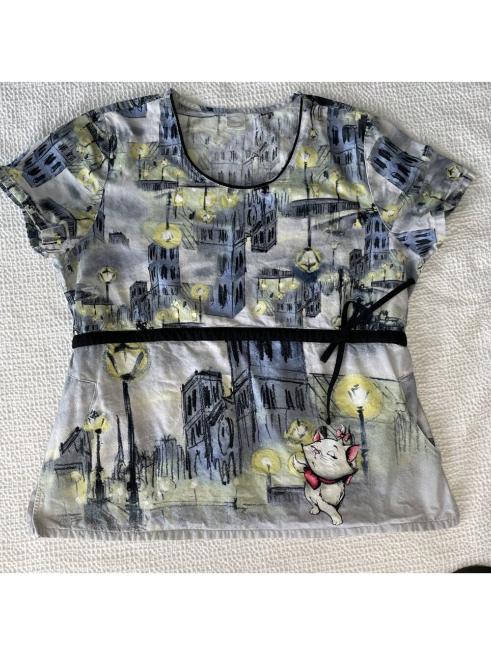 Disney Aristacats Women's Scrubs Size M ?